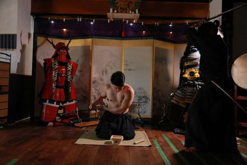 Experience Samurai and traditional Culture to the fullest - Learning to hold a real samurai sword