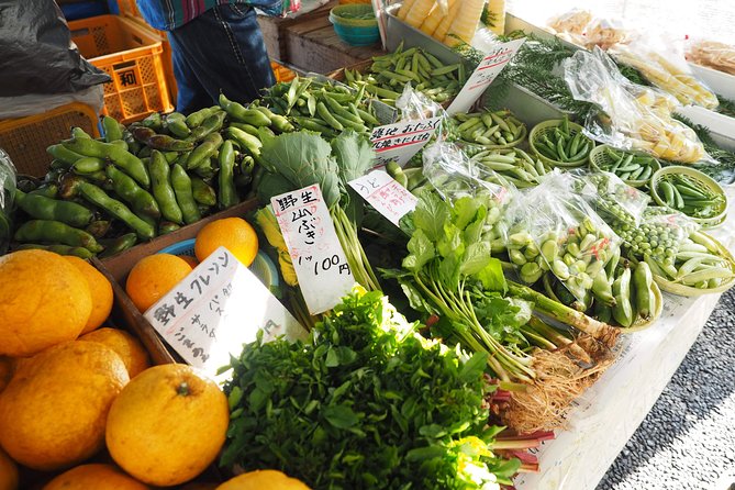 Experience the energy of Kochi: Sunday Market Tour includes Kochi Castle - Who will enjoy this five-hour route?