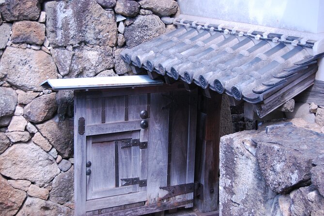 Explore Himeji Castle a Guided Walking Tour - The history behind the white walls