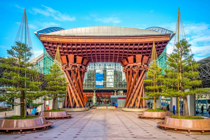 Explore Japan: Tokyo Towers, Torii Gates & Samurais by journaway DACH - 19-Day Tour - Tokyo: neon, shrines and a first lesson in city travel