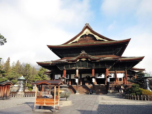 Food & Cultural Walking Tour around Zenkoji temple in Nagano - Key details that shape the experience