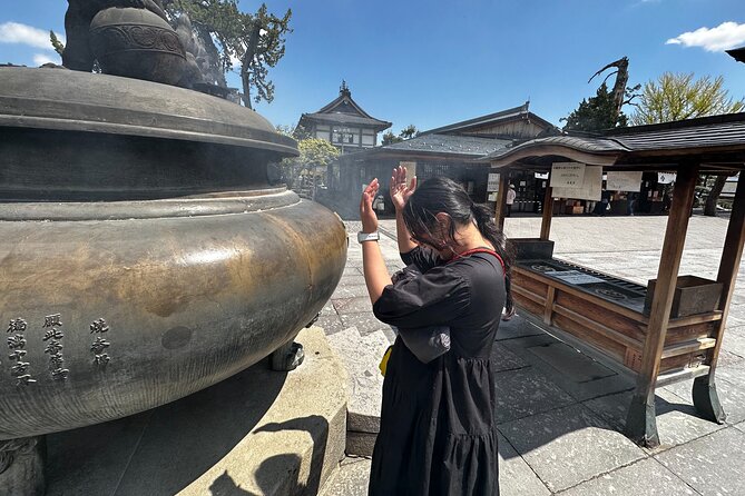 Food & Cultural Walking Tour around Zenkoji temple in Nagano - Sake, nibbles, and Nagano miso soup