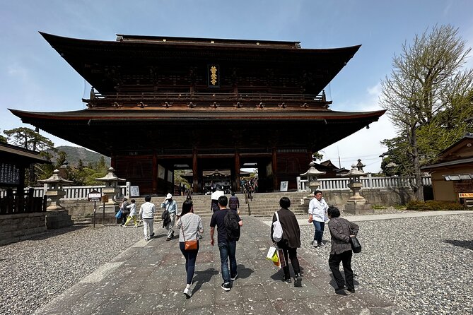 Food & Cultural Walking Tour around Zenkoji temple in Nagano - Matcha in a Japanese-style room