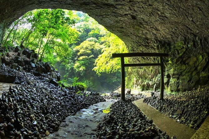 From Fukuoka: Miyazaki, Takachiho Gorge And Shrine Day Tour - The optional boat and lunch choice