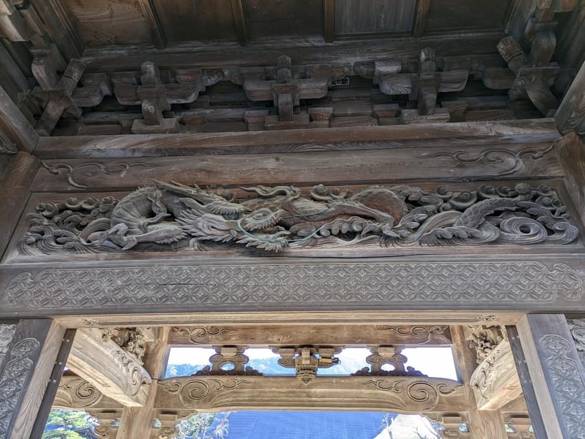 From Kanazawa: Shirakawa-go, Gokayama and Wood Carving Art - Zuisenji Temple and the woodcarving tradition