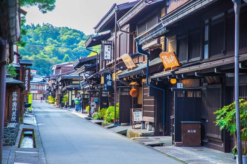 From Nagoya: Hida Takayama & Shirakawa-go Tour w/Opt. Lunch - Choosing lunch at Koshiyama Restaurant