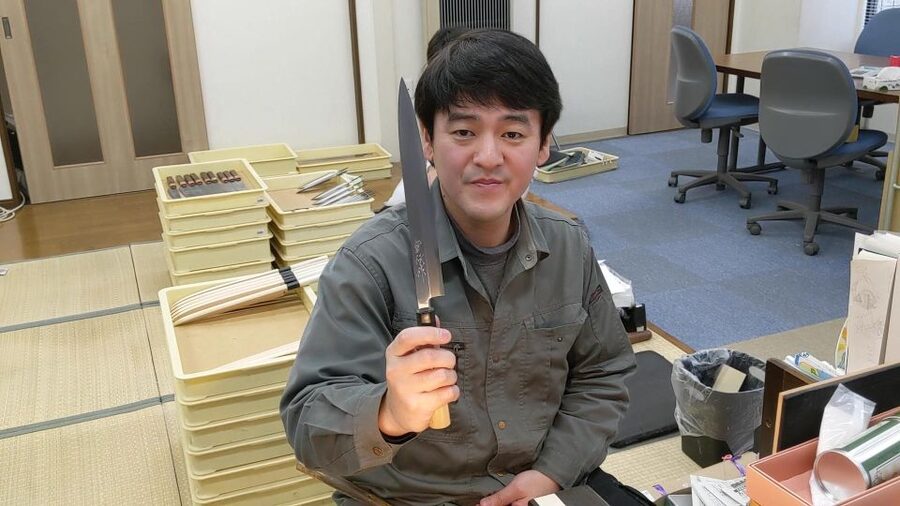 From Osaka: Sakai Knife Maker or Blacksmith Walking Tour - Wednesdays: the De Sakai blacksmith workshop
