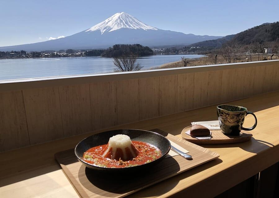 From Tokyo: Fuji Mountain Area - FujiQ - Lake Kawaguchiko - Chureito Pagoda - Fuji-Q Highland for groups with different interests