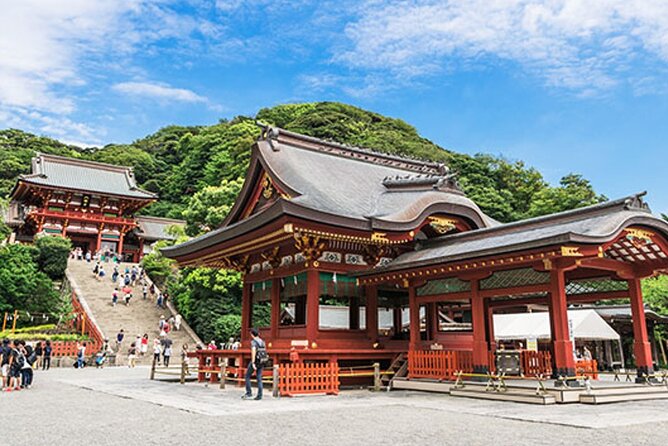 From Tokyo: Kamakura & Enoshima 1-Day Bus Tour - Tsurugaoka Hachimangu and two hours around Komachi Street