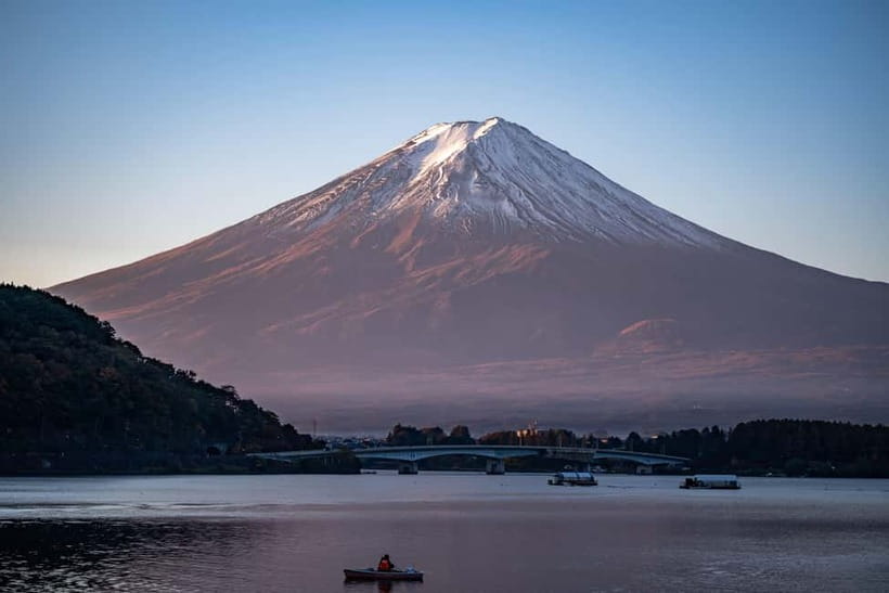 From Tokyo: Private Tour to Fuji/Hakone - Onsen, Art, Nature - Lake Ashi and the calm of Hakone Shrine