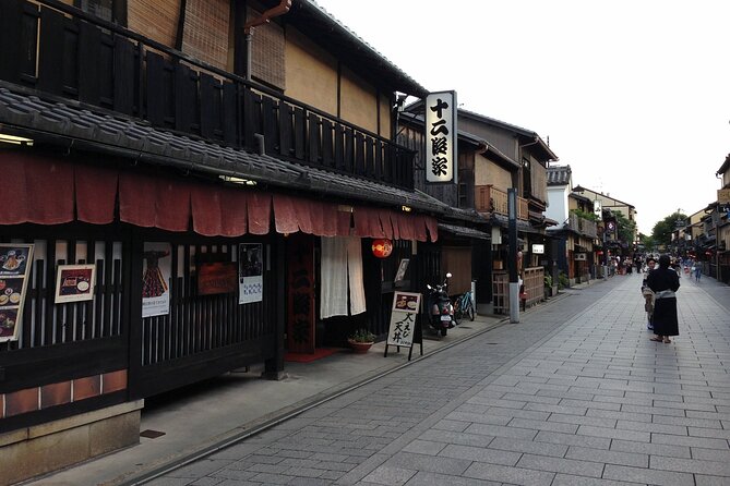 From Tokyo to Kyoto and Nara: A Captivating Full-Day Private Tour - Fushimi Inari and the red torii gates