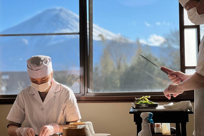 Fujisan Sushi Making Lesson - Learning Nigiri Sushi by Hand