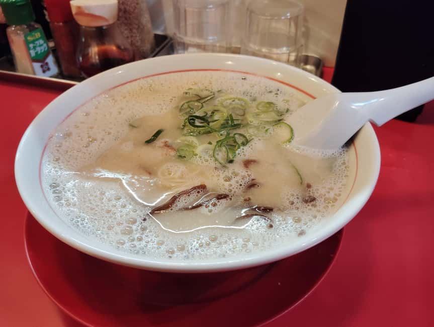 Fukuoka: Nakasu Food Stall Private Guided Tour with Tastings - Why the guide can make or break the evening