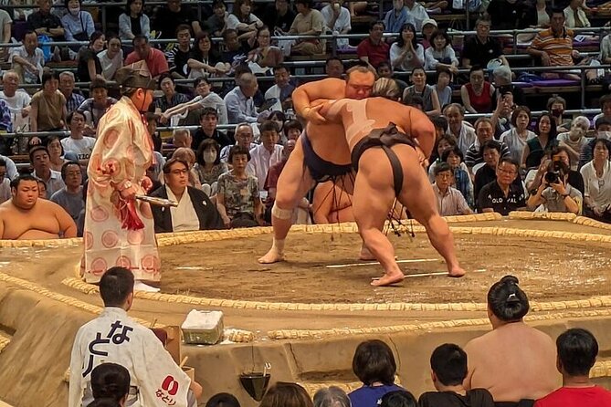 Fukuoka Sumo Tournament November 2025 with a Sumo Expert Guide - Practical details that matter