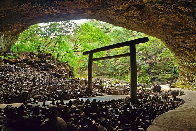 Fukuoka Takachiho Gorge, Amano Iwato and Scenic Train Tour - The Takachiho Amaterasu Railway Across the Valley