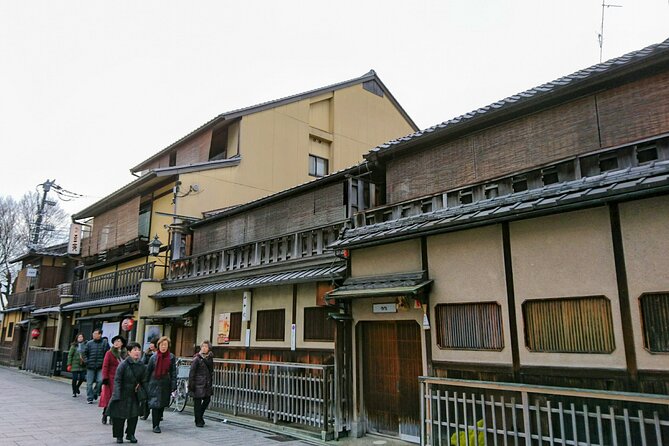 Full Day Guided Tour to Kyoto and Nara from Osaka by Van - Nandaimon shows the power of the approach