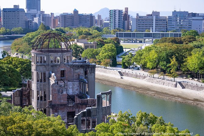 Full Day Hiroshima and Miyajima Bus Tour from Hiroshima - Your lunch hour on Miyajima
