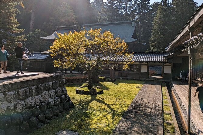 Full Day Tour Eiheiji Buddhist Temple and Fukui City Castle Town - Atagozaka, uphill views before lunch
