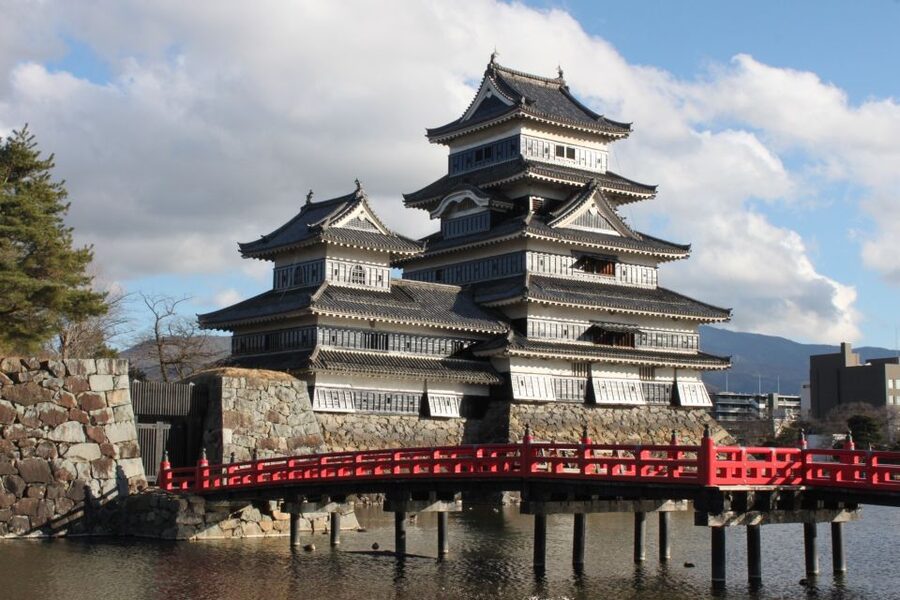 Full-Day Tour: Matsumoto Castle & Kamikochi Alpine Valley - Inside Matsumoto Castle, Japan’s famous black castle