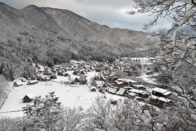 Gokayama and Shirakawago/Photoshoot by professional photographer - Private transport and pickup details