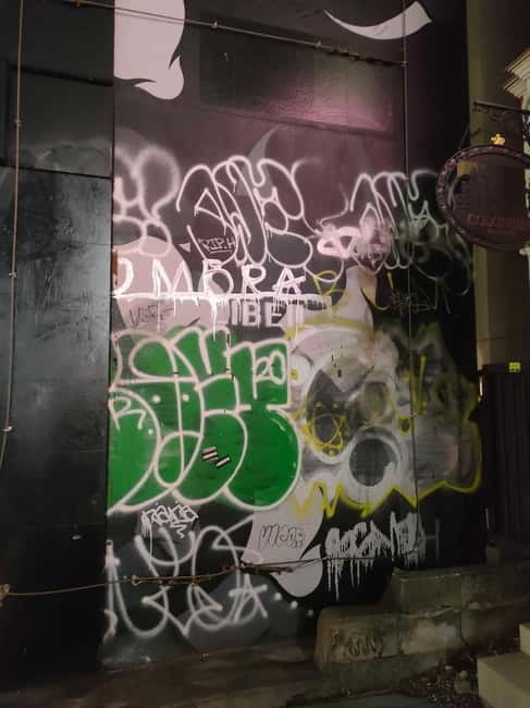 Graffiti in Tokyo Walking Tour: Shibuya and Harajuku - Why this two-hour walk feels different