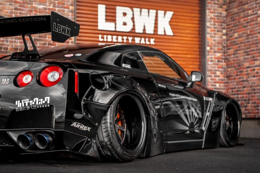 GT-R35 800hp Club Membership - secret underground car meet - Super Autobacs for the Parts and Tuning Crowd