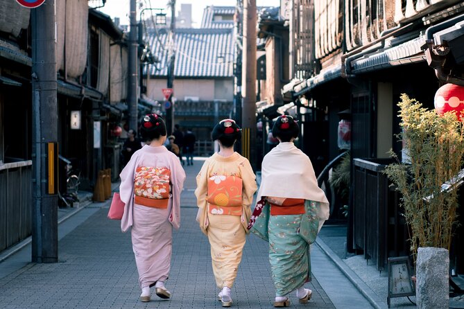 Guided Gion Tour: Explore Kyoto’s Historic Geisha District - Hanamikoji Street and the Geisha District’s Famous Face