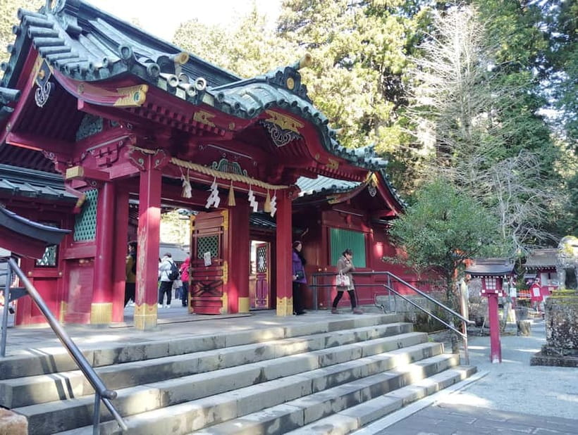 Hakone Adventure: Explore Nature’s Beauty and Tranquility - Hakone Shrine and the final bus ride