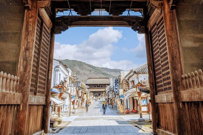 Half-Day Zenkoji Tour with Tea Experience - Oyaki and sake at Ogawanoshodaimonten