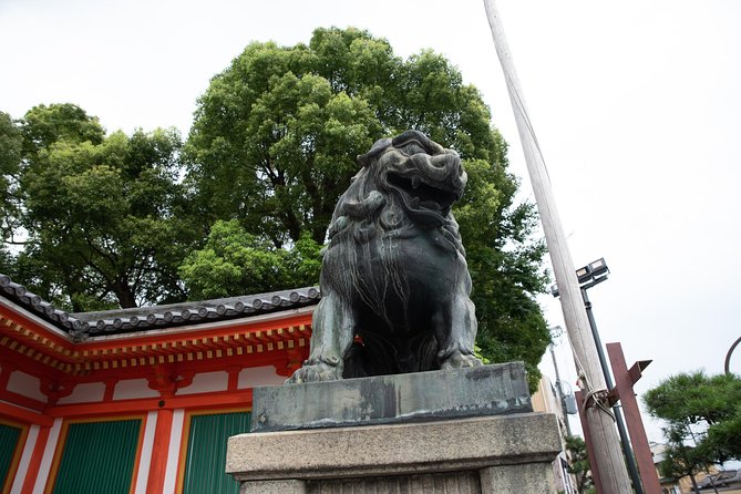 Highlights & Hidden Gems With Locals: Best of Kyoto Private Tour - A private introduction to Kyoto’s old quarters