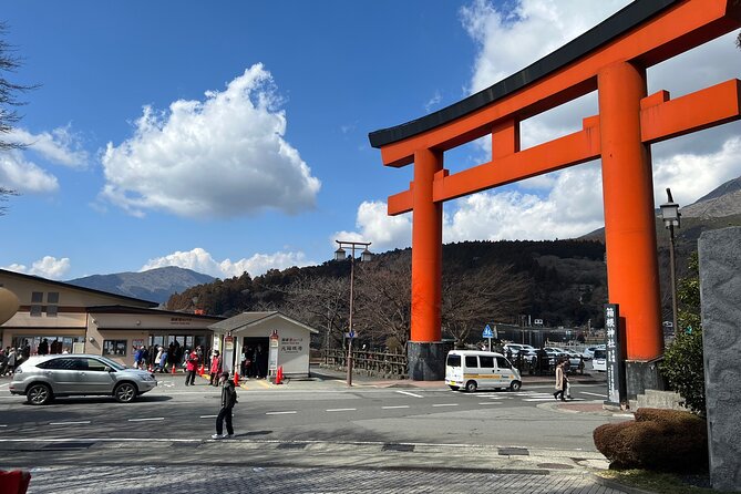 Hike Japan Heritage Hakone Hachiri with certified mountain guide - Lake Ashi, Heiwa no Torii, and the Cedar Avenue