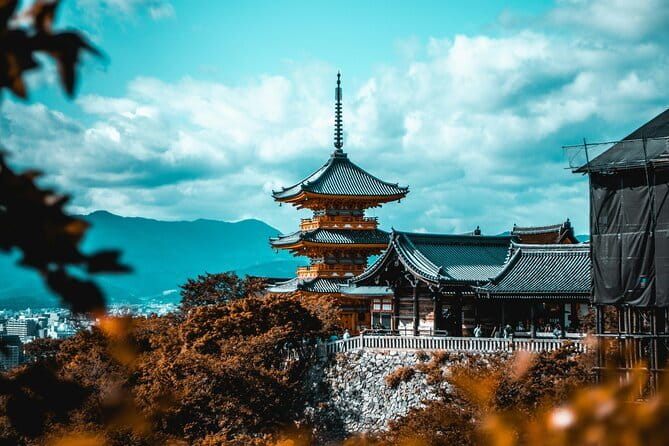 Himeji Castle and Akashi Kaikyo Bridge Walking Tour from Kyoto - The long return to Kyoto