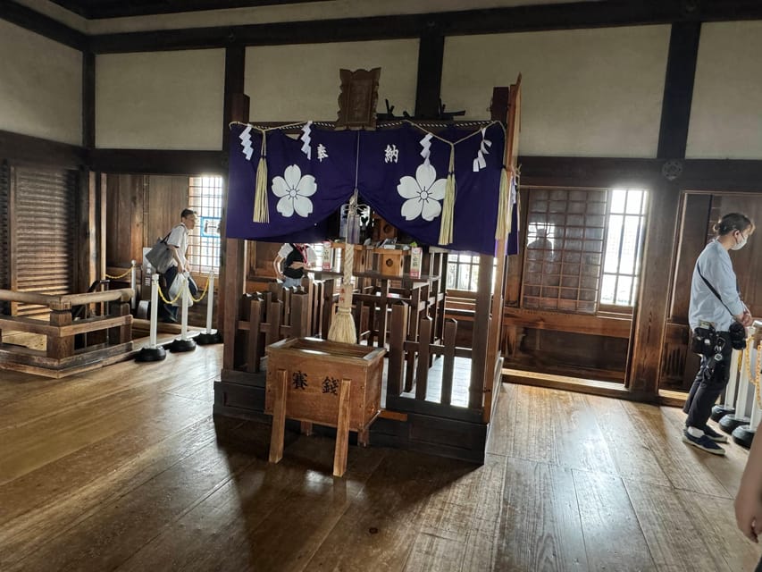 Himeji: Himeji Castle Guided Tour – UNESCO Heritage - Language, group size, and guide quality