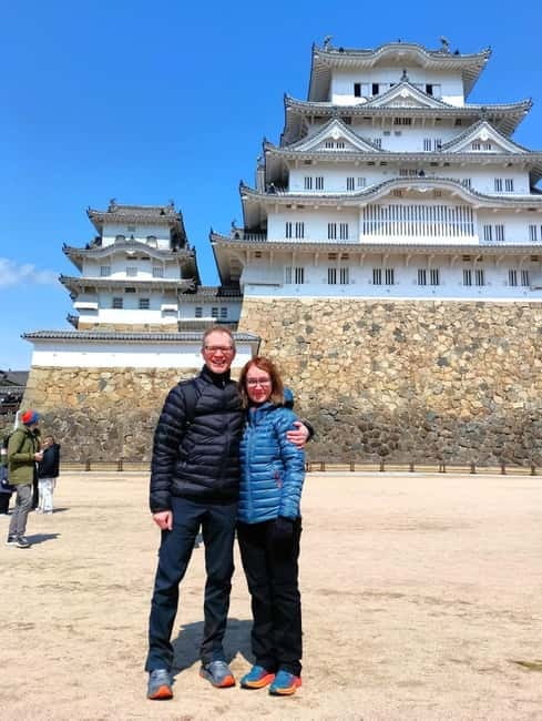 Himeji: Himeji Castle & Kokoen Garden 3.5-Hour Guided Tour - Two hours inside the six-story tower