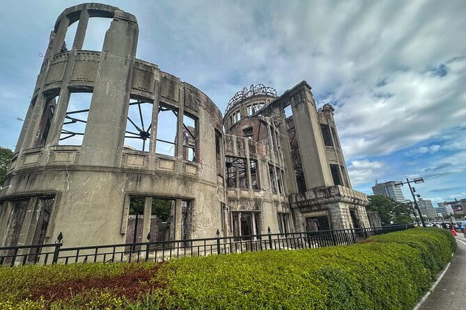 Hiroshima and Miyajima Day Trip with Itsukushima Shrine & Ferry - Starting at Hiroshima Station