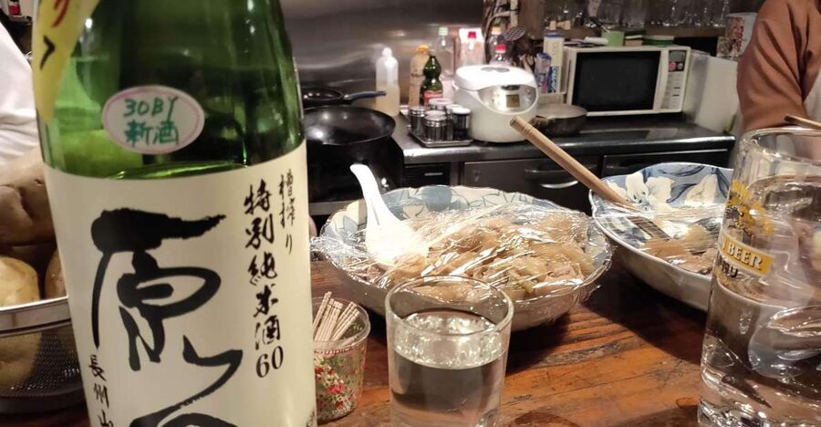 Hiroshima: Food and Culture Guided Walking Tour with Dinner - First restaurant: start with small plates and a drink
