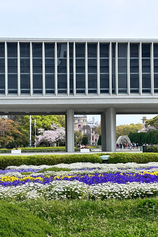 Hiroshima; Hiroshima Peace Memorial Museum and Castle Tour - Hiroshima Gokoku Shrine and the city beyond the memorials