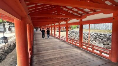 Hiroshima & Miyajima 6.5h Guided Tour – Dome, Park & Shrine