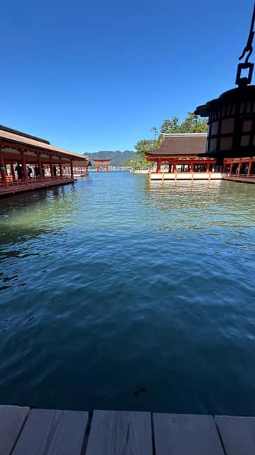 Hiroshima & Miyajima 6.5h Guided Tour – Dome, Park & Shrine - How the guides shape the experience