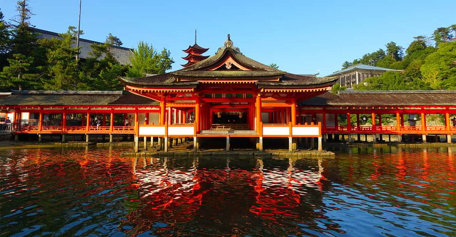 Hiroshima & Miyajima: Full-Day Private Tour & Licensed Guide - The guides are the main reason to book