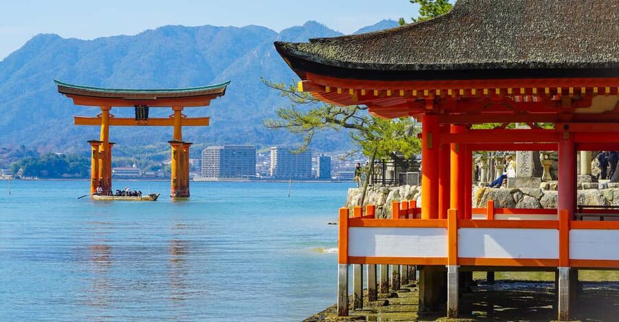 Hiroshima: Miyajima Half-day Historical Walking Tour - Itsukushima Shrine and Heian-period design