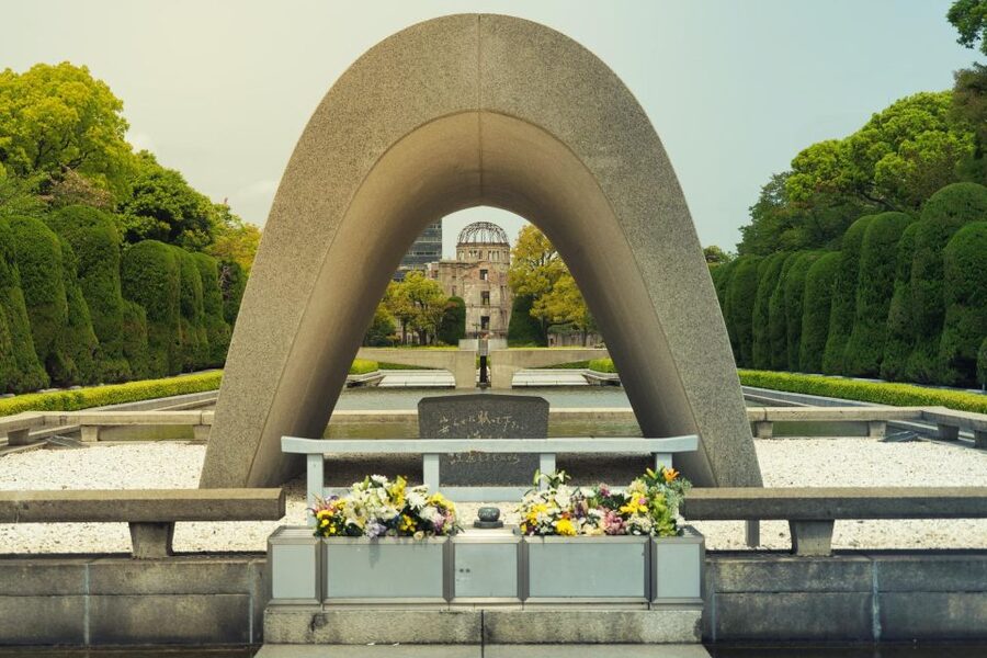 Hiroshima: Miyajima Peace Memorial Icons of Peace and Beauty - Hiroshima Peace Memorial Park: a quiet beginning