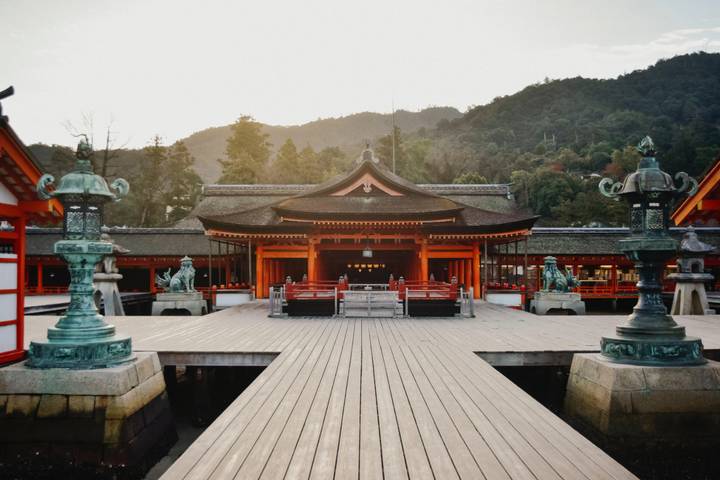 Imperial Capitals of Japan & Hiroshima Small Group Tour by Firebird Tours - 9 Days - Red gates and a thousand Kannon statues