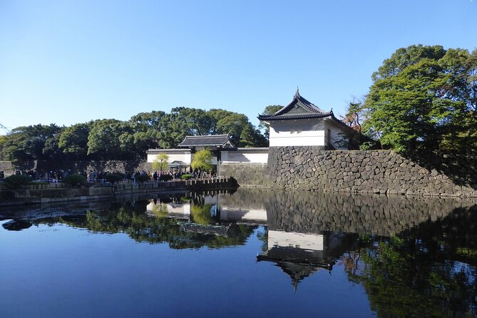 Imperial Palace East Garden and Edo Castle Walking Tour in Tokyo - Key points to know before booking
