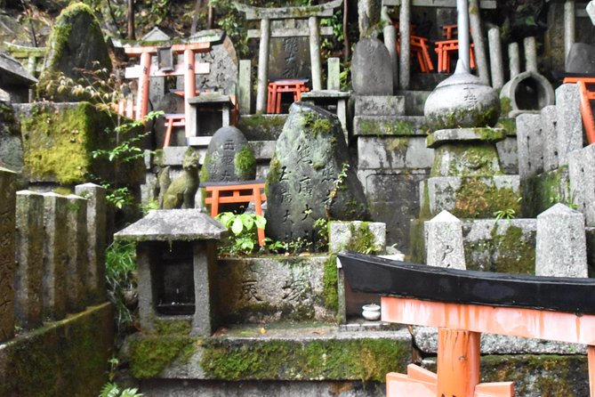 Inside of Fushimi Inari - exploring and lunch with locals - The 20-minute climb to the summit shrine