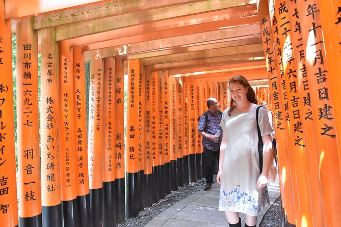 Inside of Fushimi Inari - exploring and lunch with locals - What the guides add to the experience