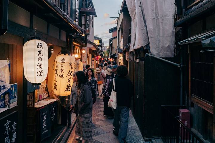 Japan Family Holiday by Intrepid Travel - 12 Days, Tokyo to Kyoto Review - Himeji and Kyoto: castles, market food and shrine paths