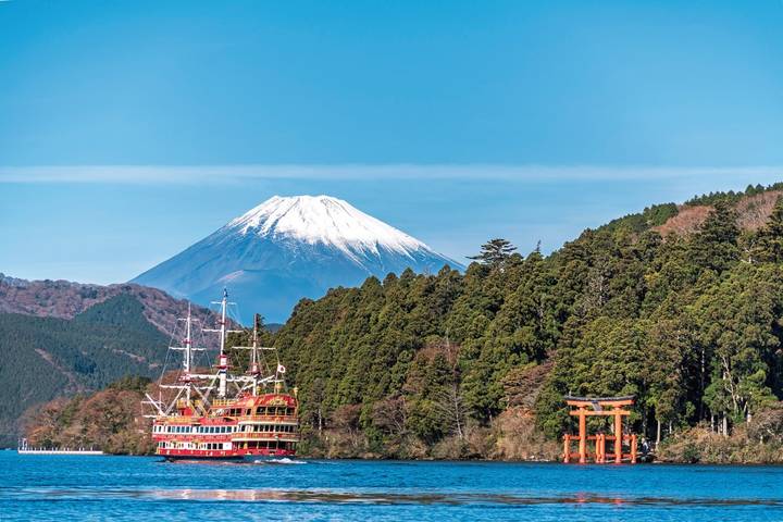 Japan to the World Expo (incl. flight) by MEIERS WELTREISEN - 10-Day Tour - Himeji and Kobe: a castle by bullet train
