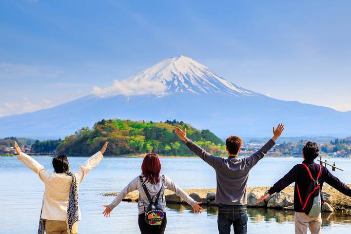 Japan: Tokyo Nights & Kyoto Temples - At a glance: three very different Japans