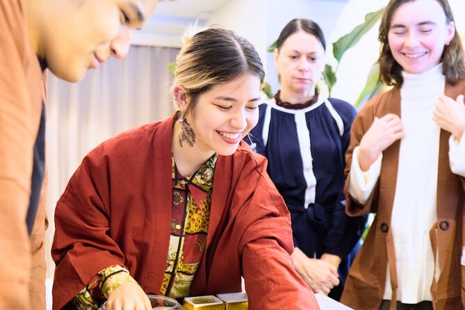 Japanese flower arranging (Ikebana) Experience/Workshop in Tokyo - Why the creative pace feels relaxing